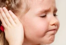 صورة كيفية التعامل مع ألم الأذن عند الأطفال بطريقة آمنة وفعالة