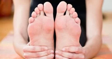 صورة خمس أمراض خطيرة قد تسبب تورم القدمين بشكل غير طبيعي خلال الليل