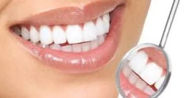 صورة دليلك الذهبي للعناية بصحة الأسنان: ماذا تأكل وماذا تتجنب؟