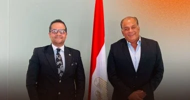 صورة السفير المصرى في سريلانكا يتعاون مع الغرباوى لإنتاج عرض مسرحى مصرىسريلانكى