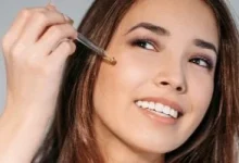 صورة أكثر من مجرد نضارة: كيف يساهم التنظيف اليومي للبشرة في الحفاظ على صحتها