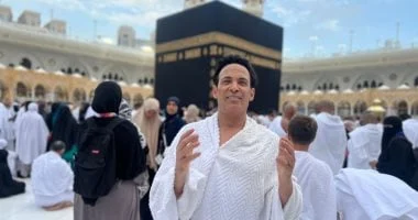 صورة سعد الصغير يؤدي مناسك العمرة: اللهم تقبل منا ولا تترك لنا دعاءً إلا وقد استجبته