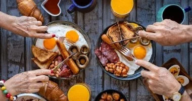 صورة نظم غذائية تساعد مرضى المناعة الذاتية مثل الذئبة واضطرابات الغدة الدرقية