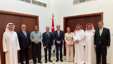 صورة    وداع دبلوماسي في الدوحة: السفير اليمني يكرّم نظيريه المصري واللبناني