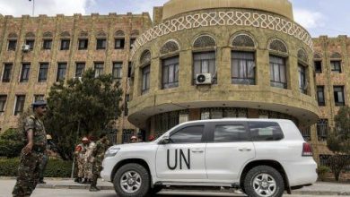 صورة الحكومة اليمنية تدين اختطاف الحوثيين موظفين أممين ومصادرة ممتلكات تابعة للأمم المتحدة