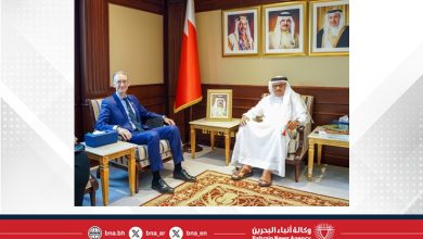 صورة وزير الخارجية يستقبل سفير الولايات المتحدة الأمريكية لدى مملكة البحرين