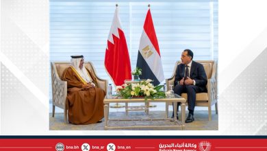 صورة لدى لقائه رئيس الوزراء المصري .. سمو ولي العهد رئيس مجلس الوزراء يؤكد على ما تمتاز به العلاقات التاريخية الوطيدة التي تجمع مملكة البحرين وجمهورية مصر العربية من متانة وتميز على كافة الأصعدة