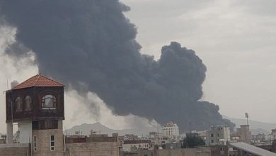 صورة الحوثيون يتكتمون على فلل الموت بصنعاء: استهداف اجتماع حوثي عالي السرية وأنباء عن مصرع 45 من النخب الأمنية العليا