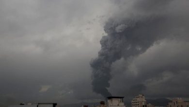 صورة الحوثيون يشيرون إلى جهة قالوا أنها متورطة في اغتيال رئيس وأعضاء حكومة صنعاء غير المعترف بها