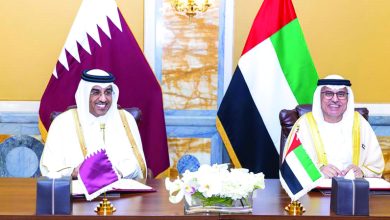 صورة الإمارات وقطر توقعان تفاهماً لتطوير التعاون في مجالات العمل وتنمية الموارد البشرية