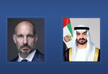 صورة رئيس الدولة يستقبل زعيم الطائفة الإسماعيلية