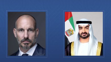 صورة رئيس الدولة يستقبل زعيم الطائفة الإسماعيلية