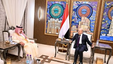 صورة لقاء العليمي وآل جابر بالرياض … تقاطعات السياسة مع الإغاثة. تفاصيل