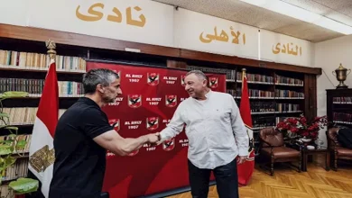 صورة الأهلي يوقع عقوبة مالية قاسية على لاعبيه بعد الخسارة أمام بيراميدز