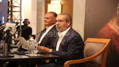 صورة مدحت العدل: فتاة محجبة وحافظة للقرآن من أبطال مسرحية أم كلثوم