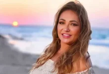 صورة ليلى علوي تخطف الأنظار في أحدث ظهور.. كيف نسقت إطلالتها؟