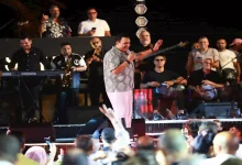 صورة محمد فؤاد يتألق بأغانيه في حفله بالساحل الشمالي (صور)