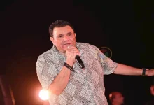 صورة محمد فؤاد يغني “أمريكا شيكا بيكا”: حذرنا منها زمان واللي يجي جنبنا نقر