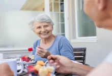 صورة دراسة: تأخير الإفطار يزيد خطر الوفاة لدى كبار السن