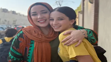 صورة بعد ارتدائها الحجاب.. أسما شريف منير توجه رسالة لابنتها