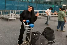 صورة زوجة الراحل إبراهيم شيكا تعلن سفرها خارج البلاد