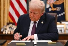 صورة ترمب يخفِّض الرسوم الجمركية على السيارات اليابانية إلى 15%  أخبار السعودية