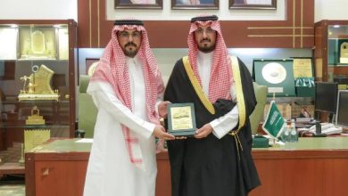 صورة محافظ الخرج يكرّم المواطن عمر العقيلي المتبرع بجزء من كبده  أخبار السعودية