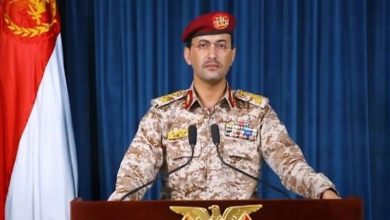 صورة | الحوثيون يعلنون استهداف سفينة للاحتلال بصاروخ باليستي في البحر الأحمر