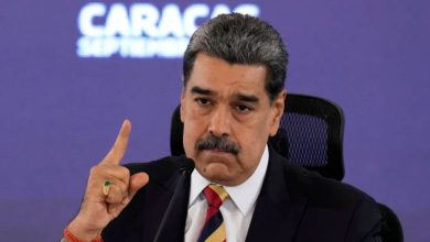 صورة | الرئيس الفنزويلي: مستعدون للتحول إلى “الكفاح المسلح” إذا تعرضنا لهجوم أمريكي