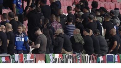 صورة | صور.. لقطة تاريخية.. جماهير إيطالية تدير ظهرها لمنتخب الاحتلال الإسرائيلي