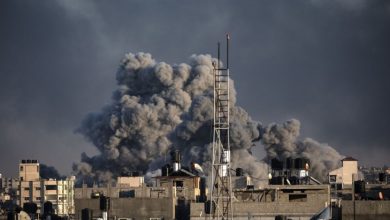 صورة كاتس يهدد غزة بـ”عاصفة هائلة” اليوم ويطالب حماس بتسليم السلاح وإطلاق سراح المحتجزين