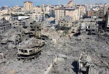 صورة الاحتلال الإسرائيلي يمحو غزة ويحولها لأرض قاحلة ويجبر أهلها على الموت جوعًا
