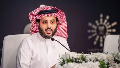 صورة رئيس هيئة الترفيه يعلن إقامة نزالات ضمن فعالية التدريبات المفتوحة قبيل نزال كانيلو وكروفورد