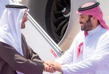 صورة رئيس الإمارات يصل إلى الرياض وولي العهد في مقدمة مستقبليه