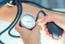 صورة 9 أخطاء شائعة تعطي قراءات غير دقيقة أثناء قياس الضغط