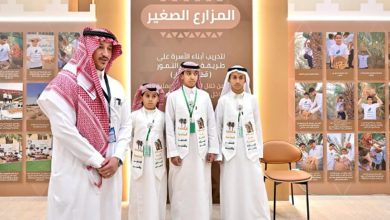 صورة البرامج الثقافية والتراثية تستقطب زوار كرنفال بريدة للتمور