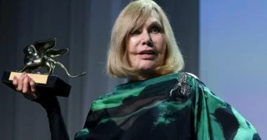 صورة مهرجان فينسيا يكرّم النجمة الأسطورية كيم نوفاك بجائزة الأسد الذهبي
