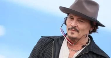 صورة جونى ديب يتحضر للعودة إلى هوليود بعد تجاوز أزمة آمبر هيرد