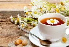 صورة مشروب البابونج لا يقتصر دوره على المساعدة على النوم؛ فهو يخفض ضغط الدم ويعزز صحة القلب.