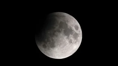 صورة بث مباشر لوقائع الخسوف الكلي للقمر