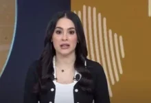 صورة مذيعة قناة القاهرة الإخبارية فيروز مكى تمنح سلوم حداد درساً في اللغة العربية الفصحى