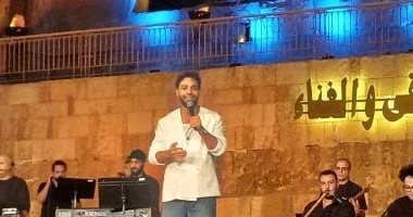 صورة أحمد جمال أنهى تسجيل 10 أغانٍ بعد “حلوة التان” وسيطرحها سينجل