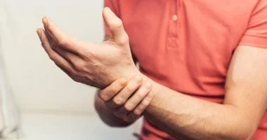 صورة ليست مشكلة في العظام.. تقلصات العضلات تدل على حاجة الجسم لنظام غذائى متوازن