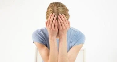 صورة علامات تشير إلى نقص الحديد في بشرتك وأظافرك