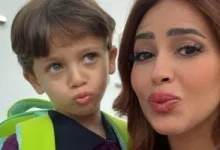 صورة رنا سماحة تحتفل بأول يوم دراسة لابنها: توتر كأني أنا التي تدخل.. صور